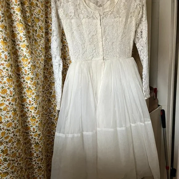 Vintage 1950's Short White/Ivory Wedding Dress Size 4 - Picture 2 of 4